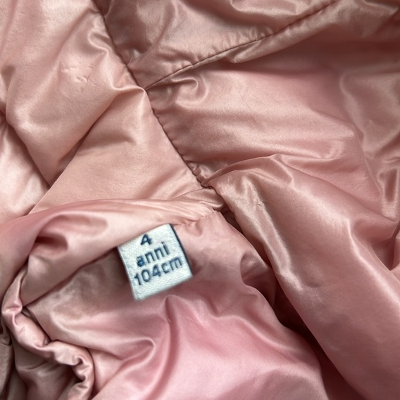 Moncler girls pink jacket size 4 (has discoloration) - Picture 11 of 15